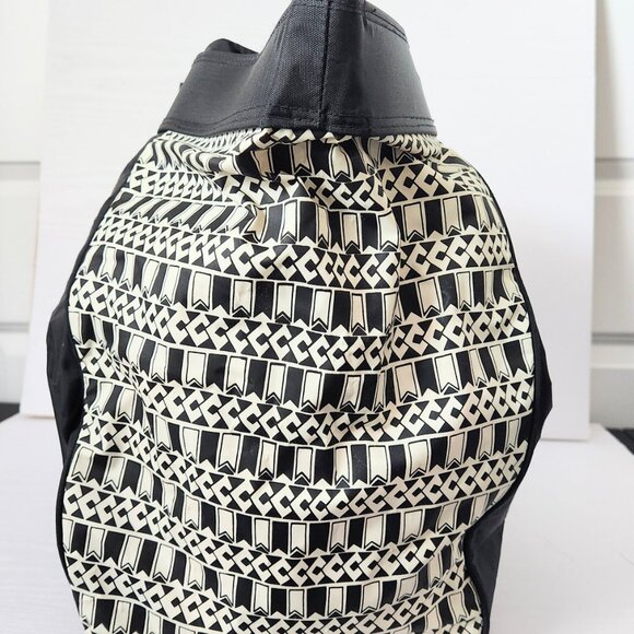 Estee Lauder Large Black and White Weekender Bag - Picture 11 of 12